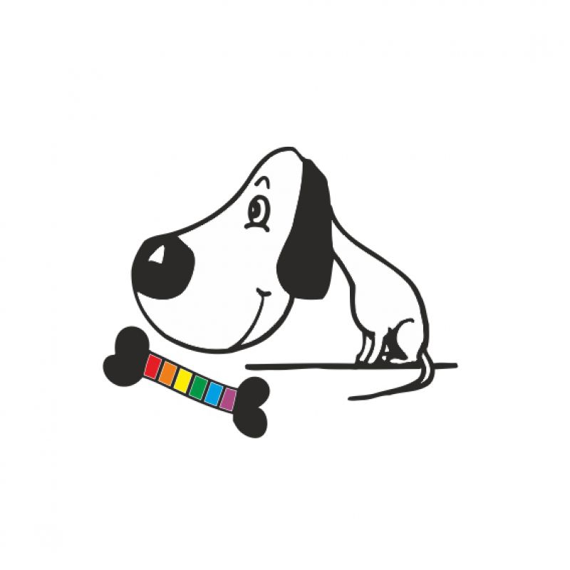 Hund schwarz mit Knochen