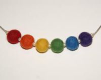 Kette mit Filzkugeln